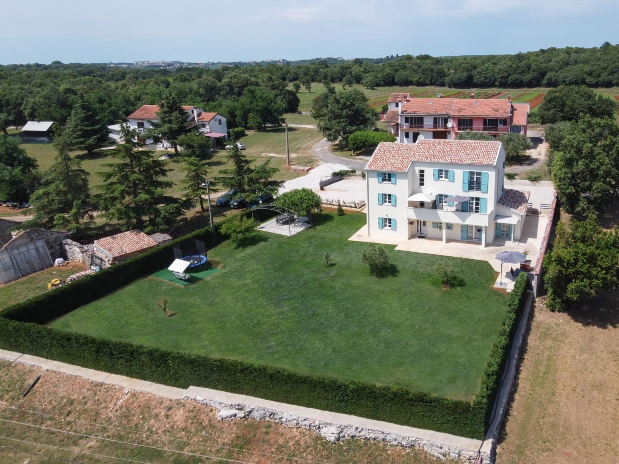 Apartment Emilia *